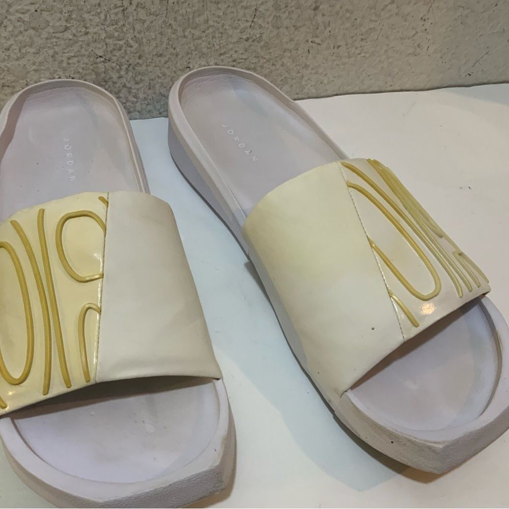 Nike Jordan White Nola Slide Sz 12